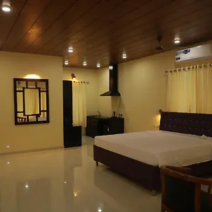 https://la-mira-beach-resort.hotels-alappuzha.com